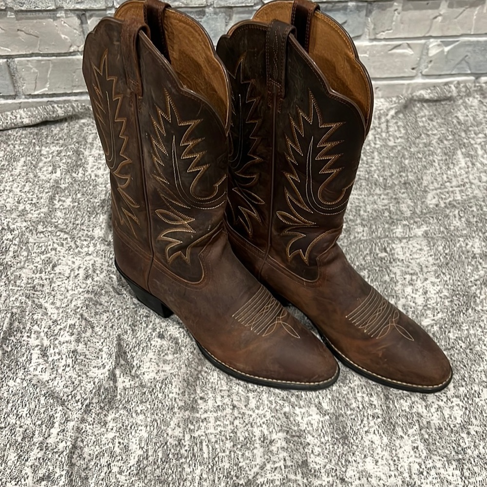 Ariat boots with boot inserts 9B